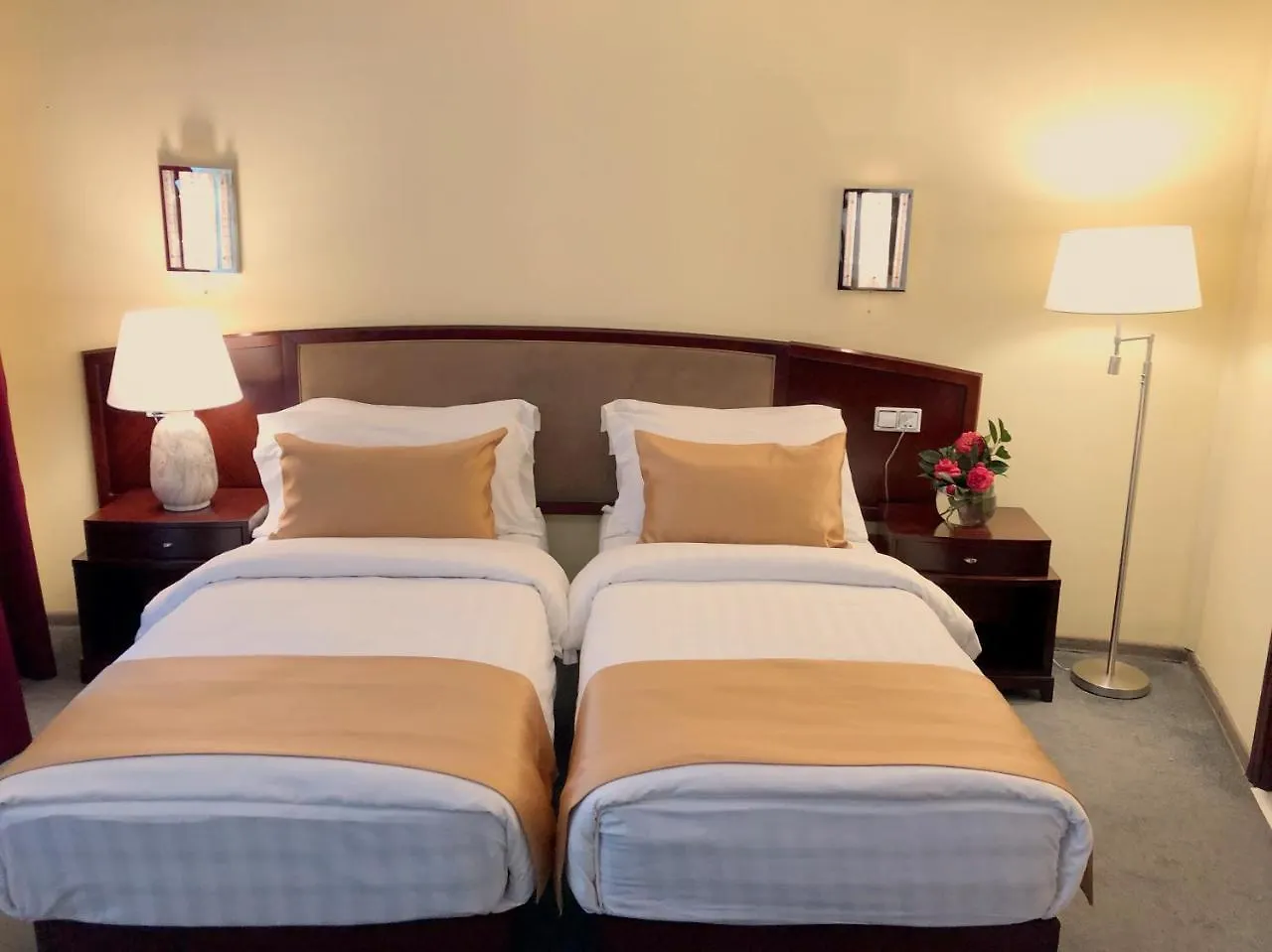 Hotel Aisi Batumi 4*,